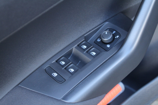 Volkswagen Polo 1.0 TSI 96pk Life Edition NL-Auto NAP BTW Airco Cruise Carplay Camera Dig. Cockpit 15"LMV