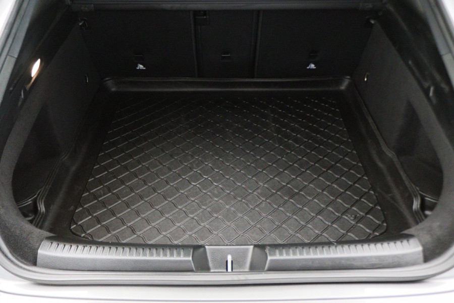 Mercedes-Benz CLA-Klasse Shooting Brake 180 Business Solution AMG Climate, Camera, Cruise, Sportstoelen, LED, Navigatie, Bluetooth, 18''