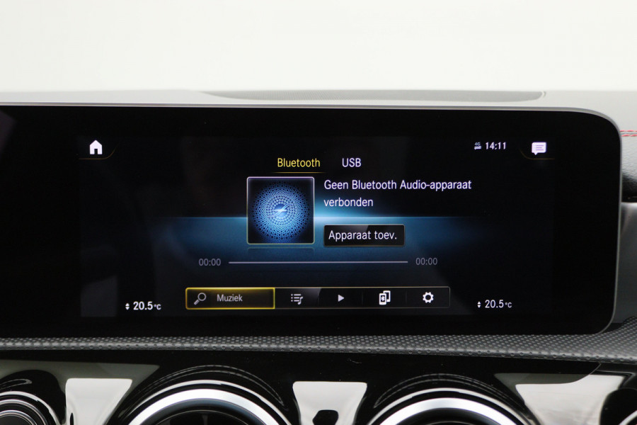 Mercedes-Benz CLA-Klasse Shooting Brake 180 Business Solution AMG Climate, Camera, Cruise, Sportstoelen, LED, Navigatie, Bluetooth, 18''