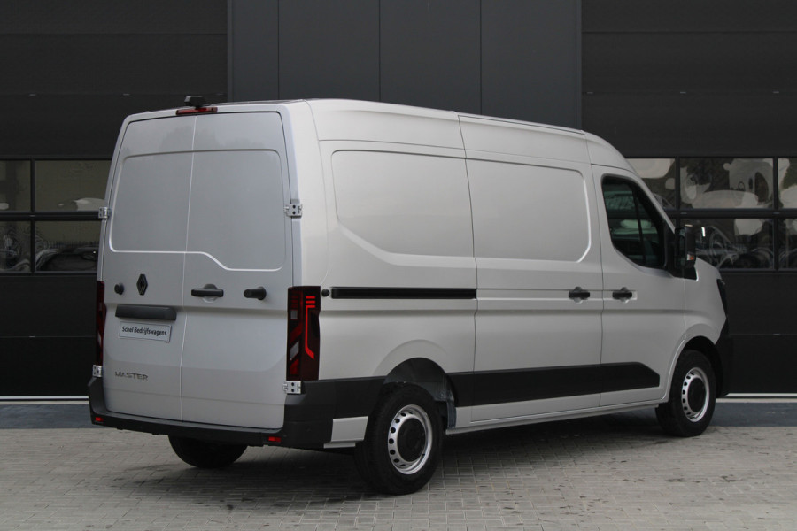 Renault Master T35 2.0 dCi 170pk L2H2 Extra - Navigatie - Camera - 270 gr deuren - Parkeersensoren - Draadloos laden - Rijklaar