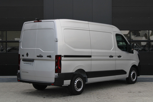 Renault Master T35 2.0 dCi 170pk L2H2 Extra - Navigatie - Camera - 270 gr deuren - Parkeersensoren - Draadloos laden - Rijklaar