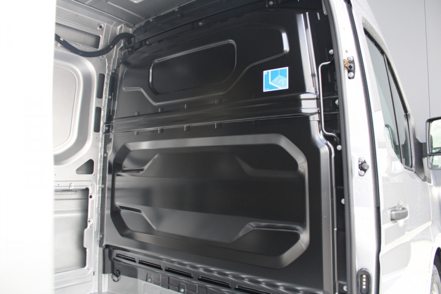 Renault Master T35 2.0 dCi 170pk L2H2 Extra - Navigatie - Camera - 270 gr deuren - Parkeersensoren - Draadloos laden - Rijklaar