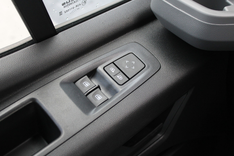 Renault Master T35 2.0 dCi 170pk L2H2 Extra - Navigatie - Camera - 270 gr deuren - Parkeersensoren - Draadloos laden - Rijklaar