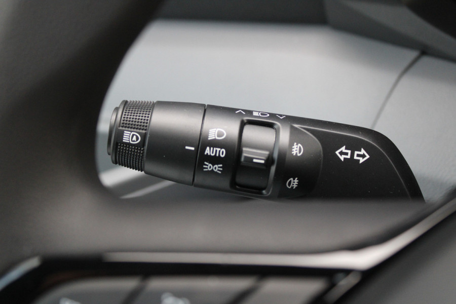 Renault Master T35 2.0 dCi 170pk L2H2 Extra - Navigatie - Camera - 270 gr deuren - Parkeersensoren - Draadloos laden - Rijklaar