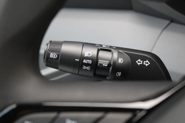 Renault Master T35 2.0 dCi 170pk L2H2 Extra - Navigatie - Camera - 270 gr deuren - Parkeersensoren - Draadloos laden - Rijklaar