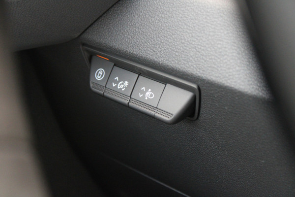 Renault Master T35 2.0 dCi 170pk L2H2 Extra - Navigatie - Camera - 270 gr deuren - Parkeersensoren - Draadloos laden - Rijklaar