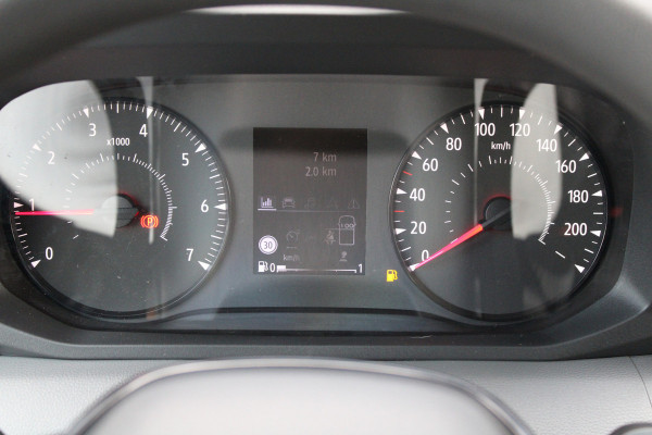 Renault Master T35 2.0 dCi 170pk L2H2 Extra - Navigatie - Camera - 270 gr deuren - Parkeersensoren - Draadloos laden - Rijklaar