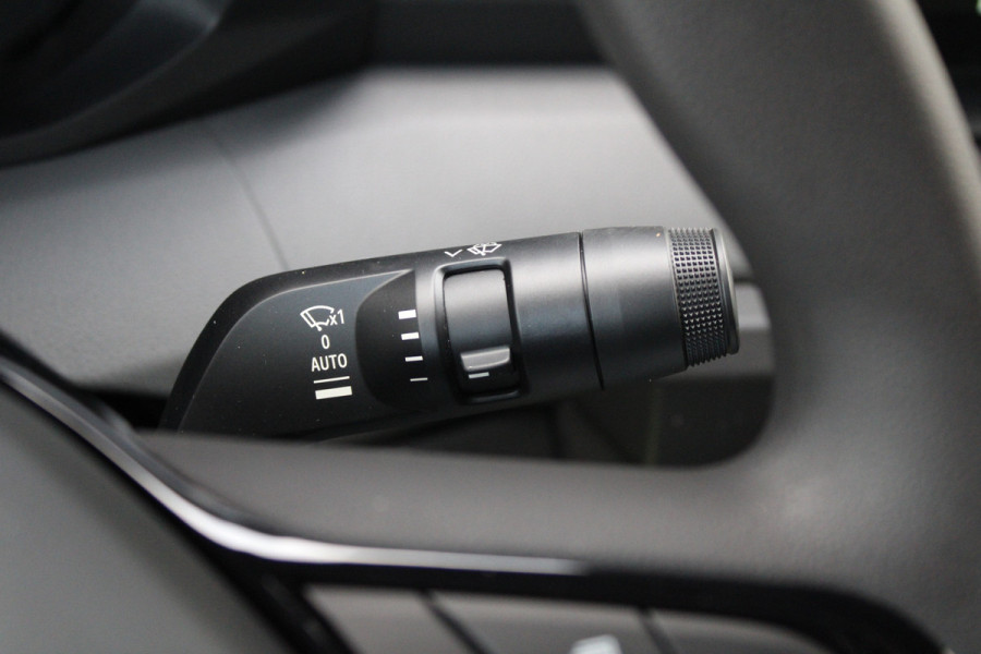 Renault Master T35 2.0 dCi 170pk L2H2 Extra - Navigatie - Camera - 270 gr deuren - Parkeersensoren - Draadloos laden - Rijklaar