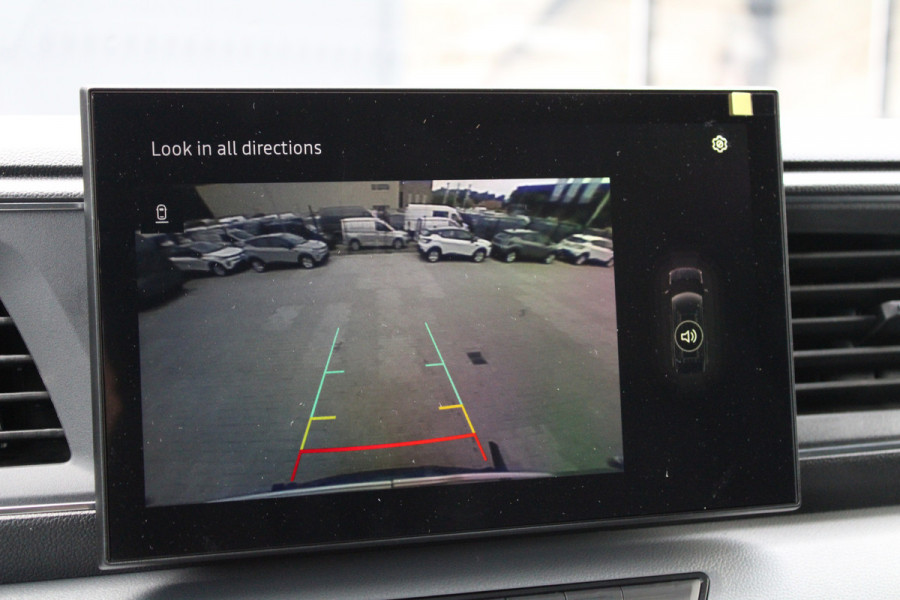 Renault Master T35 2.0 dCi 170pk L2H2 Extra - Navigatie - Camera - 270 gr deuren - Parkeersensoren - Draadloos laden - Rijklaar