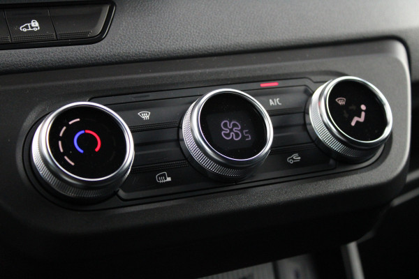 Renault Master T35 2.0 dCi 170pk L2H2 Extra - Navigatie - Camera - 270 gr deuren - Parkeersensoren - Draadloos laden - Rijklaar