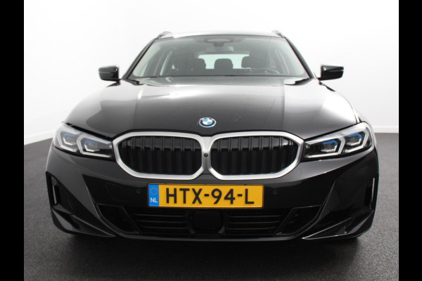 BMW 3 Serie Touring 320e Climate control Adaptive cruise control Parkeersensoren Navigatie LED Apple Carplay/ Android Auto