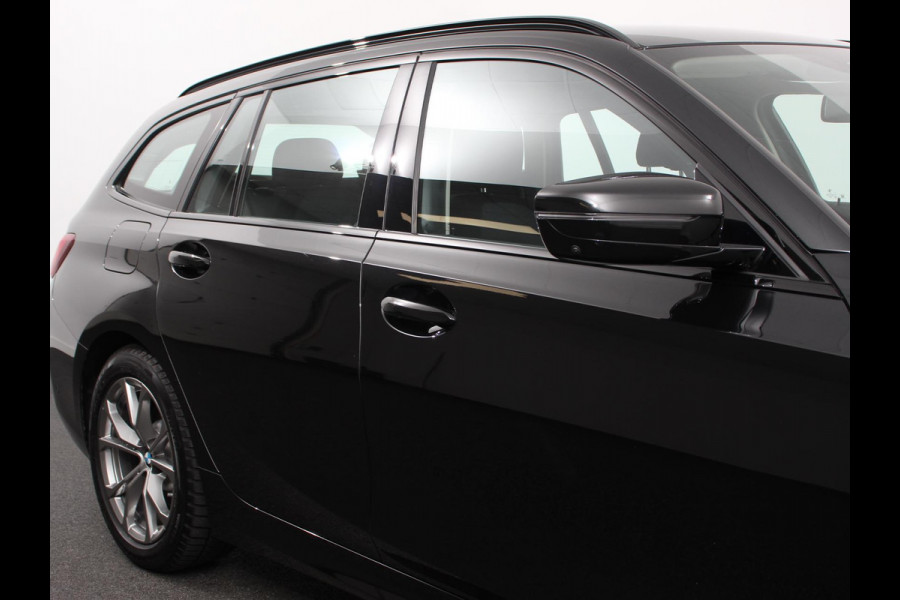 BMW 3 Serie Touring 320e Climate control Adaptive cruise control Parkeersensoren Navigatie LED Apple Carplay/ Android Auto
