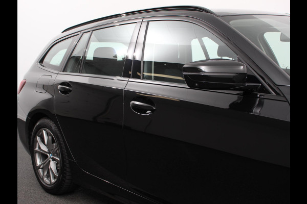 BMW 3 Serie Touring 320e Climate control Adaptive cruise control Parkeersensoren Navigatie LED Apple Carplay/ Android Auto