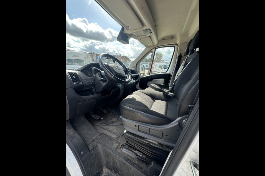 Citroën Jumper 35 2.0 BlueHDi L4 Zwaar bakwagen met laadklep MOTOR DEFECT!