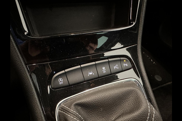 Opel Astra Sports Tourer 1.2 Design & Tech Full LED Airco|ECC Navi Carplay PDC VA + Camera Cruise Control AGR Comfortstoel Lane Assist Privacy Glass Gloss Black Pack