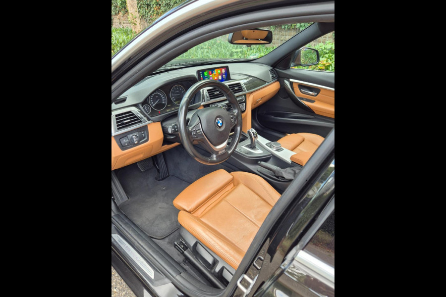 BMW 3 Serie Touring 320i Edition Luxury Line Purity Executive Pano Trekhaak HUD CarPlay NAP Navi Camera GARANTIE inbeg F31 LCI