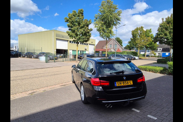 BMW 3 Serie Touring 320i Edition Luxury Line Purity Executive Pano Trekhaak HUD CarPlay NAP Navi Camera GARANTIE inbeg F31 LCI