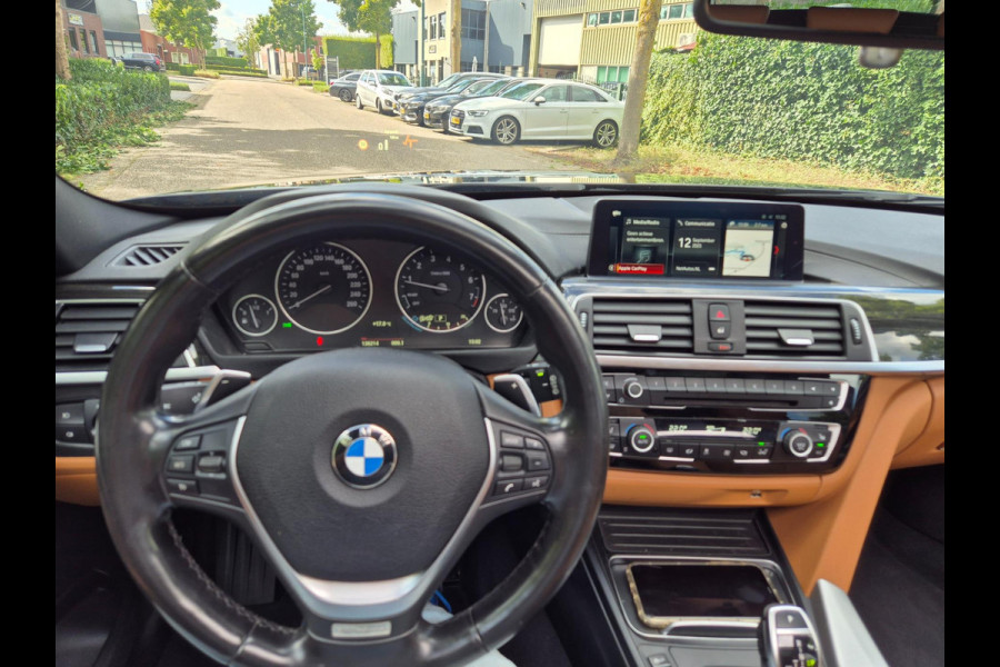 BMW 3 Serie Touring 320i Edition Luxury Line Purity Executive Pano Trekhaak HUD CarPlay NAP Navi Camera GARANTIE inbeg F31 LCI