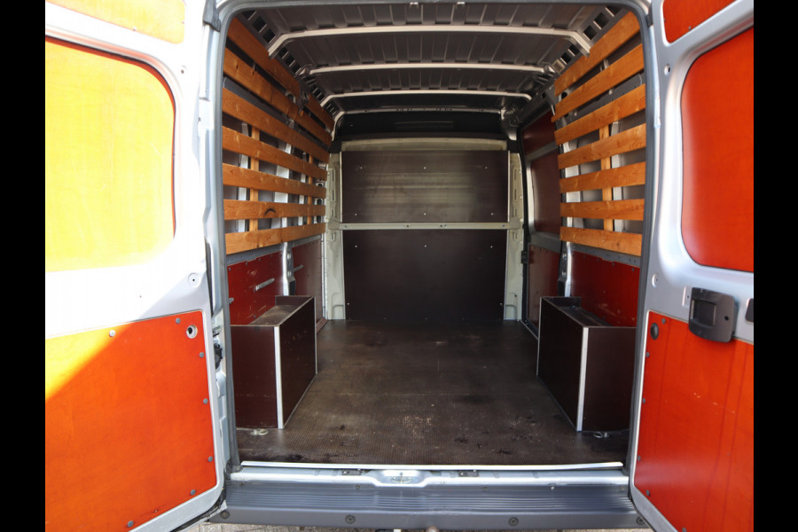 Peugeot Boxer 2.0 BlueHDI 131pk Euro 6 L2H2 -Trekhaak - Navi - Cruise - Airco