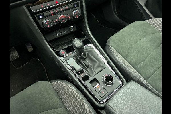 Seat Ateca 1.5 TSI DSG Aut. Xcellence Business Intense Panoramadak Navi App Connect Full LED Adaptive Cruise Control PDC VA 360 Camera 18" LM Velgen Alcantara Keyless Go