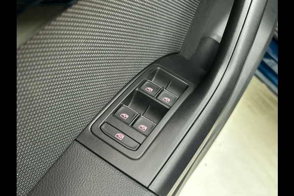 Seat Ateca 1.5 TSI DSG Aut. Xcellence Business Intense Panoramadak Navi App Connect Full LED Adaptive Cruise Control PDC VA 360 Camera 18" LM Velgen Alcantara Keyless Go