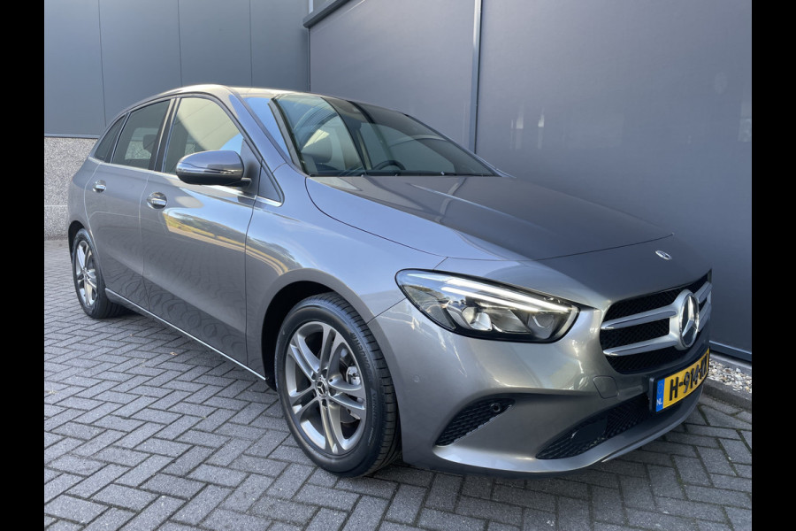 Mercedes-Benz B-Klasse 160 Advantage Achteruitrijcamera - Airco - Cruise control - Navigatie full map - Parkeersensoren voor en achter - Start/ stop systeem