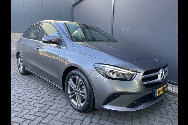 Mercedes-Benz B-Klasse 160 Advantage Achteruitrijcamera - Airco - Cruise control - Navigatie full map - Parkeersensoren voor en achter - Start/ stop systeem