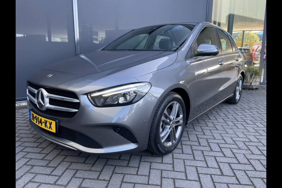 Mercedes-Benz B-Klasse 160 Advantage Achteruitrijcamera - Airco - Cruise control - Navigatie full map - Parkeersensoren voor en achter - Start/ stop systeem