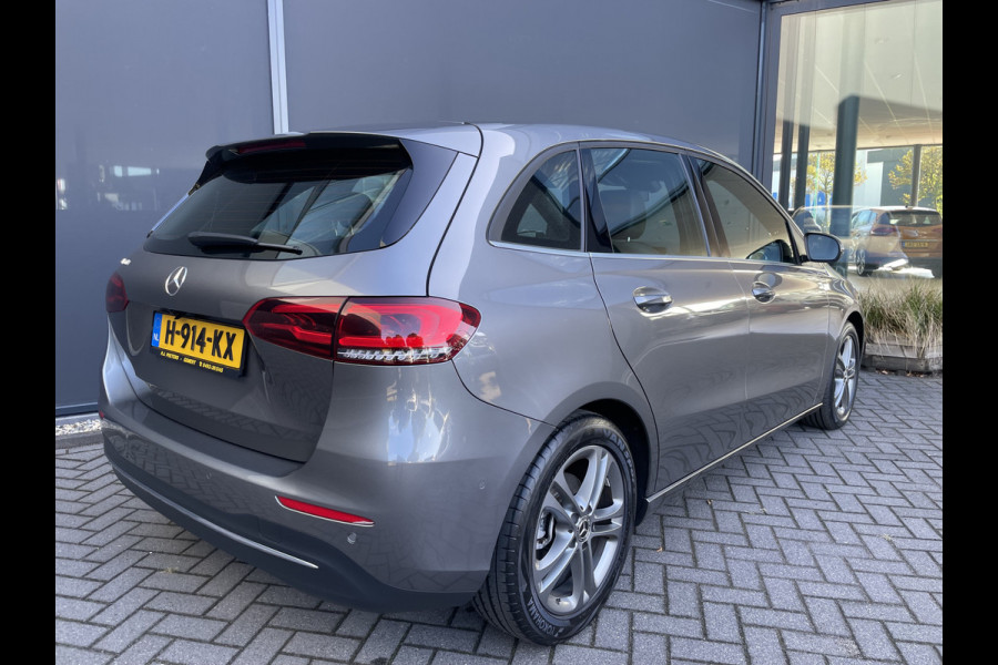 Mercedes-Benz B-Klasse 160 Advantage Achteruitrijcamera - Airco - Cruise control - Navigatie full map - Parkeersensoren voor en achter - Start/ stop systeem