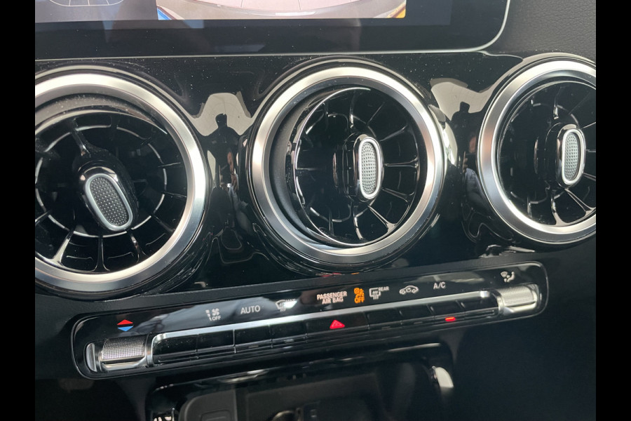 Mercedes-Benz B-Klasse 160 Advantage Achteruitrijcamera - Airco - Cruise control - Navigatie full map - Parkeersensoren voor en achter - Start/ stop systeem
