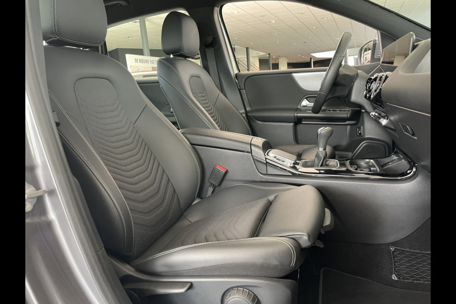 Mercedes-Benz B-Klasse 160 Advantage Achteruitrijcamera - Airco - Cruise control - Navigatie full map - Parkeersensoren voor en achter - Start/ stop systeem