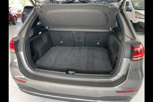 Mercedes-Benz B-Klasse 160 Advantage Achteruitrijcamera - Airco - Cruise control - Navigatie full map - Parkeersensoren voor en achter - Start/ stop systeem