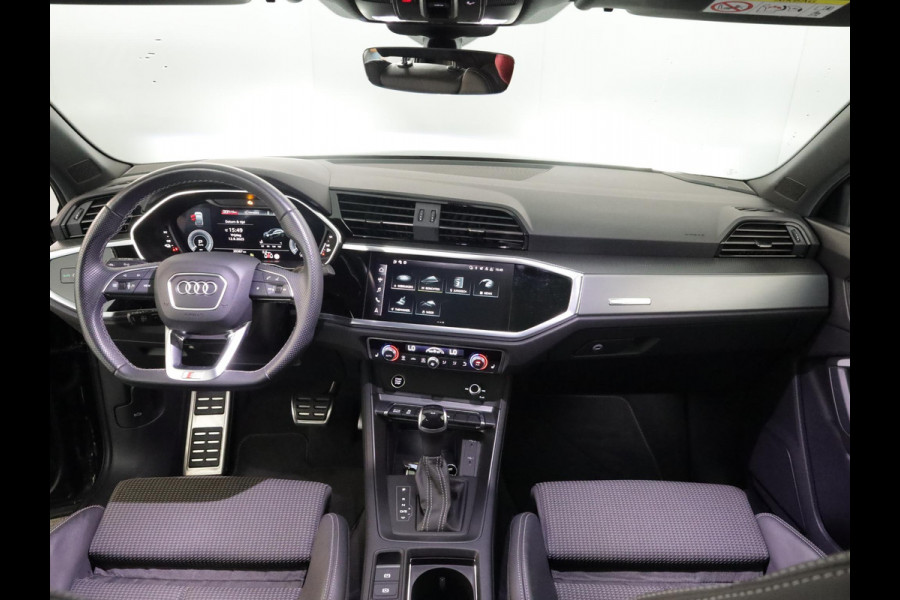 Audi Q3 Sportback 45 TFSI e S Edition 245 pk S-tronic | Navigatie | Panoramadak | Parkeersensoren | Achteruitrijcamera | Adaptieve cruise control | Lichtmetalen velgen 20" | S-Line |