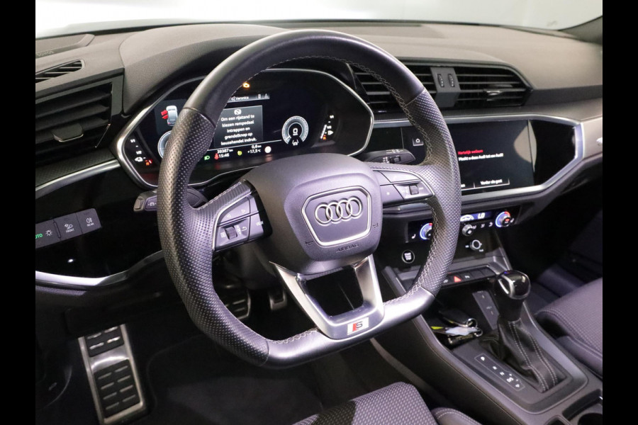 Audi Q3 Sportback 45 TFSI e S Edition 245 pk S-tronic | Navigatie | Panoramadak | Parkeersensoren | Achteruitrijcamera | Adaptieve cruise control | Lichtmetalen velgen 20" | S-Line |