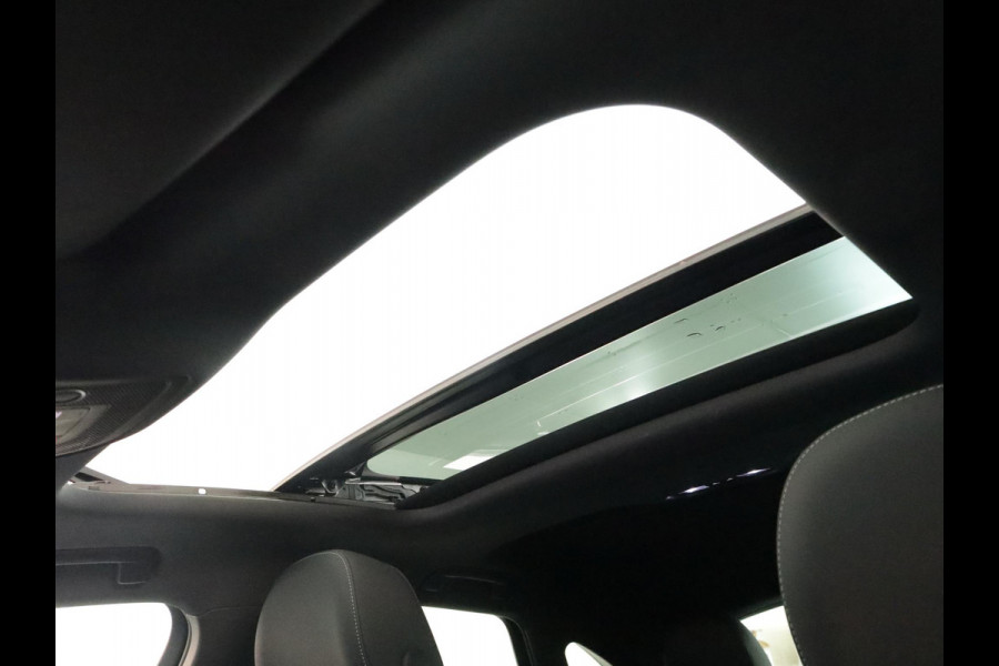 Audi Q3 Sportback 45 TFSI e S Edition 245 pk S-tronic | Navigatie | Panoramadak | Parkeersensoren | Achteruitrijcamera | Adaptieve cruise control | Lichtmetalen velgen 20" | S-Line |