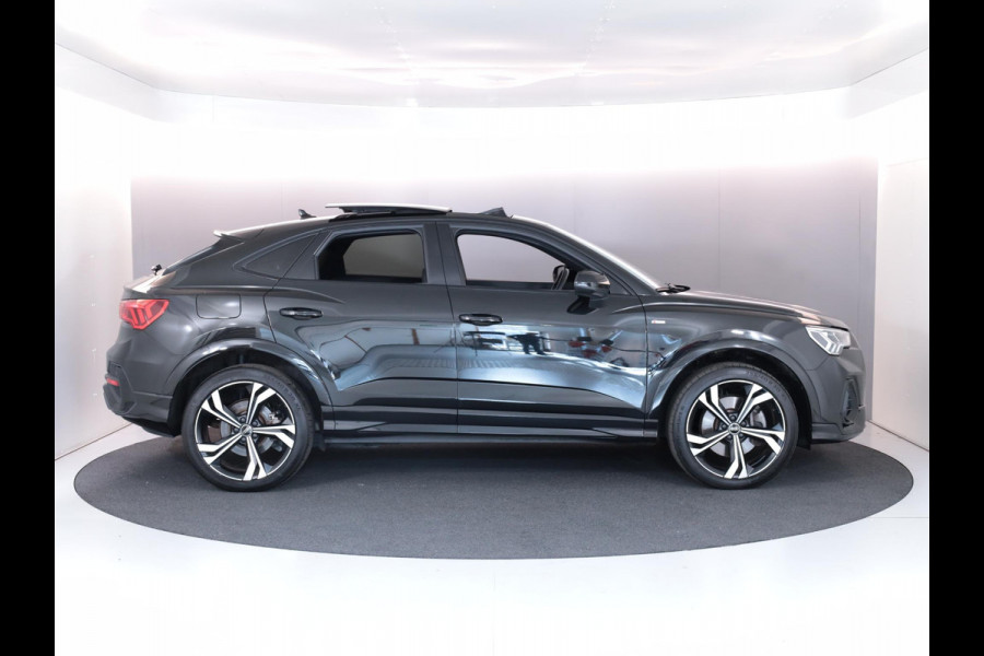 Audi Q3 Sportback 45 TFSI e S Edition 245 pk S-tronic | Navigatie | Panoramadak | Parkeersensoren | Achteruitrijcamera | Adaptieve cruise control | Lichtmetalen velgen 20" | S-Line |
