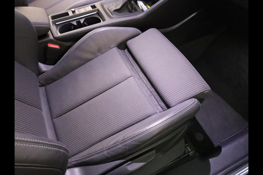 Audi Q3 Sportback 45 TFSI e S Edition 245 pk S-tronic | Navigatie | Panoramadak | Parkeersensoren | Achteruitrijcamera | Adaptieve cruise control | Lichtmetalen velgen 20" | S-Line |