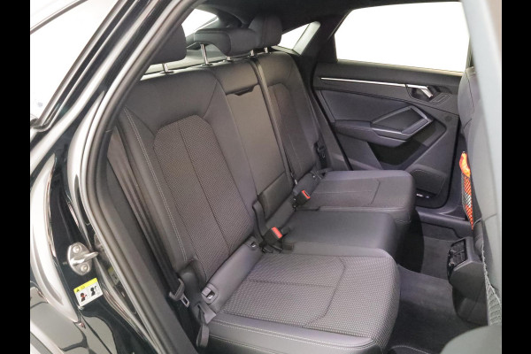 Audi Q3 Sportback 45 TFSI e S Edition 245 pk S-tronic | Navigatie | Panoramadak | Parkeersensoren | Achteruitrijcamera | Adaptieve cruise control | Lichtmetalen velgen 20" | S-Line |