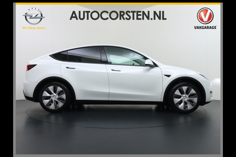 Tesla Model Y RWD 58kWh LFP Warmtepomp Leder Panoramadak Navi Ecc Led Stoel+Stuurverwarming AMD Ryzen™ Processor Elektrisch Verstelbare Stoelen + Memory Keyless Origineel Nederlandse Auto Fabrieksgarantie 23-8-'24/80.000km Garantie op Accu 23-8-'32/160.000km