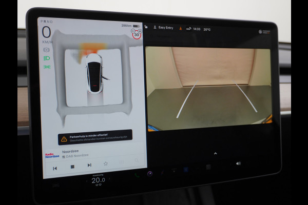 Tesla Model Y RWD 58kWh LFP Warmtepomp Leder Panoramadak Navi Ecc Led Stoel+Stuurverwarming AMD Ryzen™ Processor Elektrisch Verstelbare Stoelen + Memory Keyless Origineel Nederlandse Auto Fabrieksgarantie 23-8-'24/80.000km Garantie op Accu 23-8-'32/160.000km