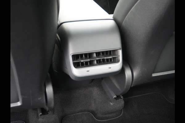 Tesla Model Y RWD 58kWh LFP Warmtepomp Leder Panoramadak Navi Ecc Led Stoel+Stuurverwarming AMD Ryzen™ Processor Elektrisch Verstelbare Stoelen + Memory Keyless Origineel Nederlandse Auto Fabrieksgarantie 23-8-'24/80.000km Garantie op Accu 23-8-'32/160.000km