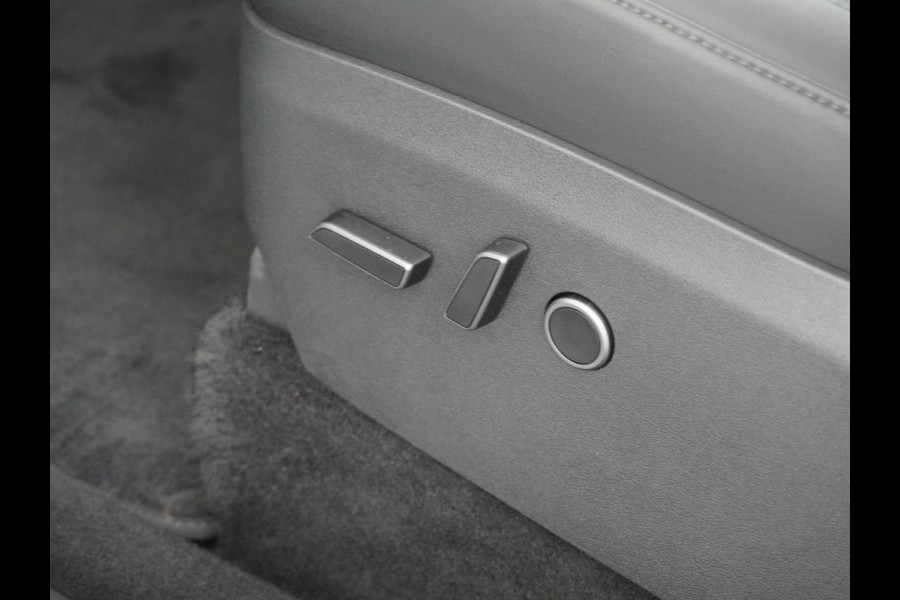 Tesla Model Y RWD 58kWh LFP Warmtepomp Leder Panoramadak Navi Ecc Led Stoel+Stuurverwarming AMD Ryzen™ Processor Elektrisch Verstelbare Stoelen + Memory Keyless Origineel Nederlandse Auto Fabrieksgarantie 23-8-'24/80.000km Garantie op Accu 23-8-'32/160.000km