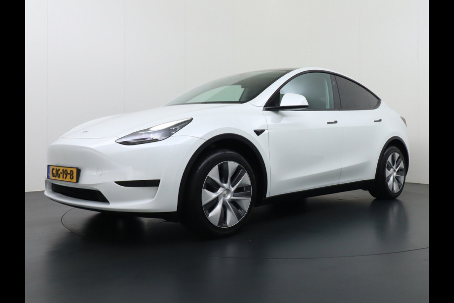 Tesla Model Y RWD 58kWh LFP Warmtepomp Leder Panoramadak Navi Ecc Led Stoel+Stuurverwarming AMD Ryzen™ Processor Elektrisch Verstelbare Stoelen + Memory Keyless Origineel Nederlandse Auto Fabrieksgarantie 23-8-'24/80.000km Garantie op Accu 23-8-'32/160.000km