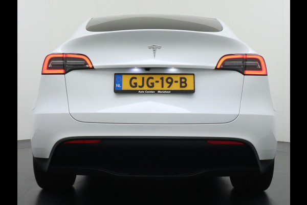 Tesla Model Y RWD 58kWh LFP Warmtepomp Leder Panoramadak Navi Ecc Led Stoel+Stuurverwarming AMD Ryzen™ Processor Elektrisch Verstelbare Stoelen + Memory Keyless Origineel Nederlandse Auto Fabrieksgarantie 23-8-'24/80.000km Garantie op Accu 23-8-'32/160.000km