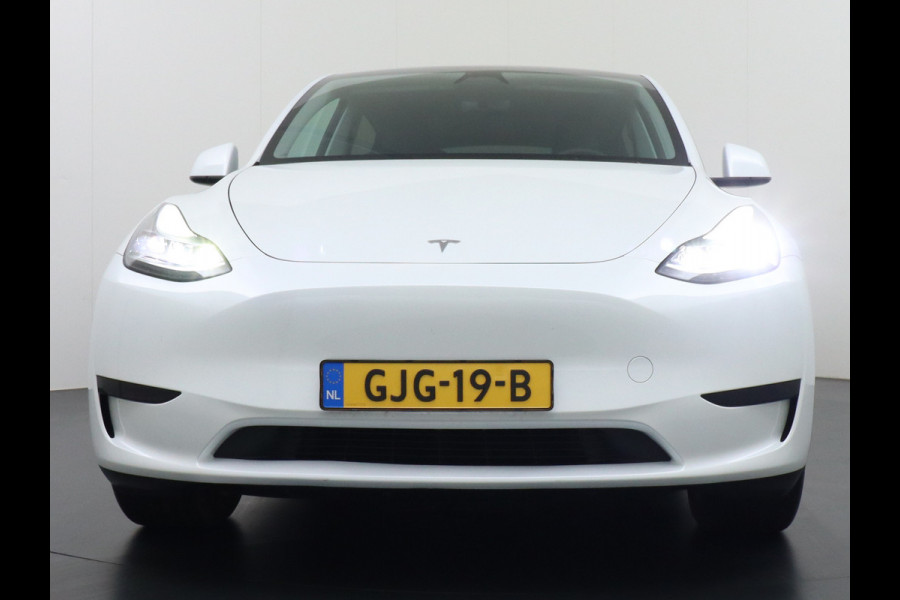 Tesla Model Y RWD 58kWh LFP Warmtepomp Leder Panoramadak Navi Ecc Led Stoel+Stuurverwarming AMD Ryzen™ Processor Elektrisch Verstelbare Stoelen + Memory Keyless Origineel Nederlandse Auto Fabrieksgarantie 23-8-'24/80.000km Garantie op Accu 23-8-'32/160.000km