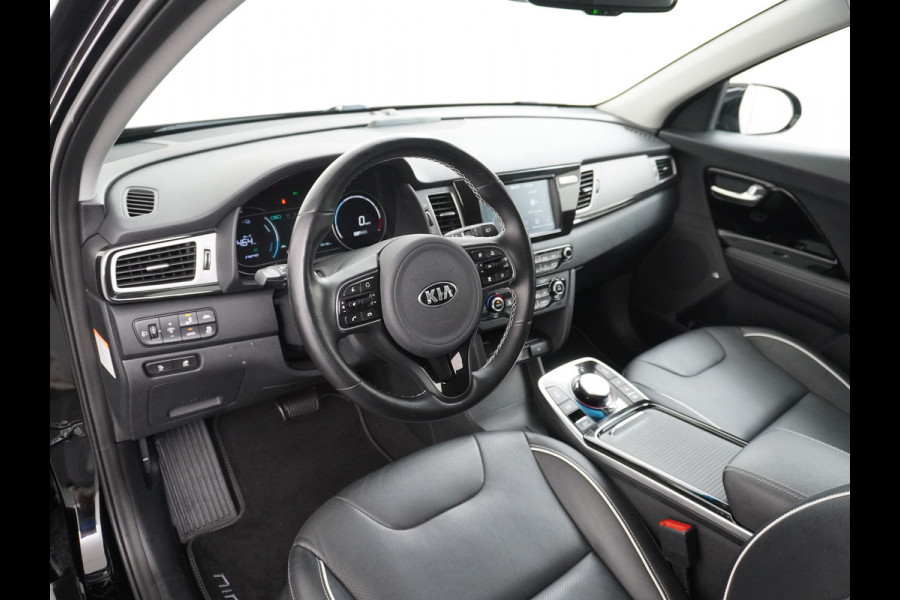 Kia e-Niro ExecutiveLine 64kWh Leder JBL®-Sound Warmtepomp Stoelverwarming/Ventilatie Adaptive Cruise Control Navi Ecc Camera Stuurverwarming Rijstrooksensor Privacy Glas Led 1e Eigenaar Origineel Nederlandse Auto