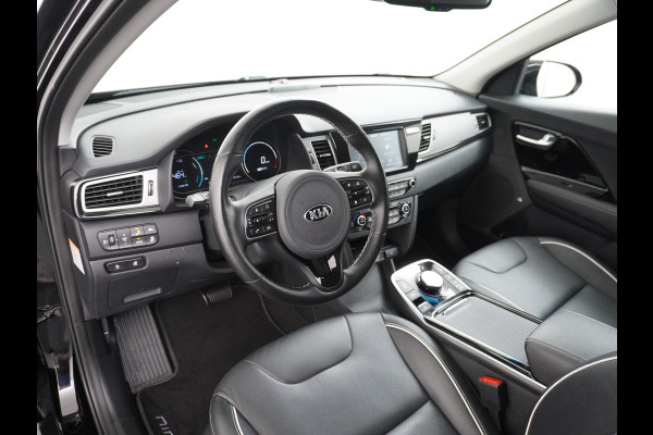 Kia e-Niro ExecutiveLine 64kWh Leder JBL®-Sound Warmtepomp Stoelverwarming/Ventilatie Adaptive Cruise Control Navi Ecc Camera Stuurverwarming Rijstrooksensor Privacy Glas Led 1e Eigenaar Origineel Nederlandse Auto