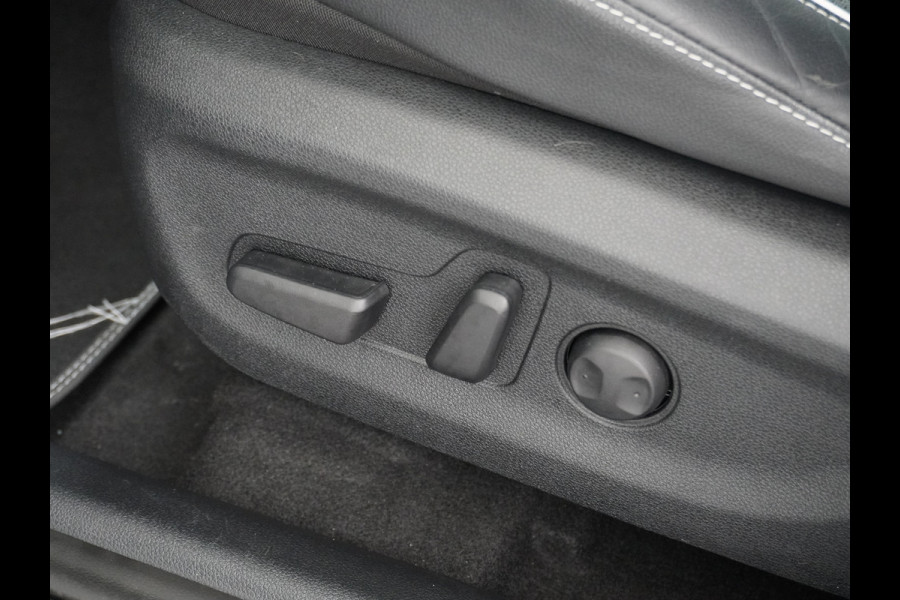 Kia e-Niro ExecutiveLine 64kWh Leder JBL®-Sound Warmtepomp Stoelverwarming/Ventilatie Adaptive Cruise Control Navi Ecc Camera Stuurverwarming Rijstrooksensor Privacy Glas Led 1e Eigenaar Origineel Nederlandse Auto
