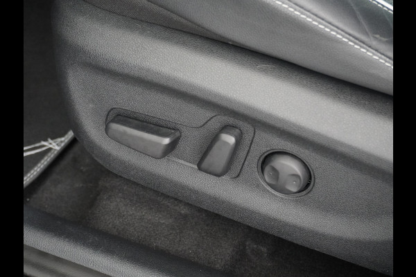 Kia e-Niro ExecutiveLine 64kWh Leder JBL®-Sound Warmtepomp Stoelverwarming/Ventilatie Adaptive Cruise Control Navi Ecc Camera Stuurverwarming Rijstrooksensor Privacy Glas Led 1e Eigenaar Origineel Nederlandse Auto