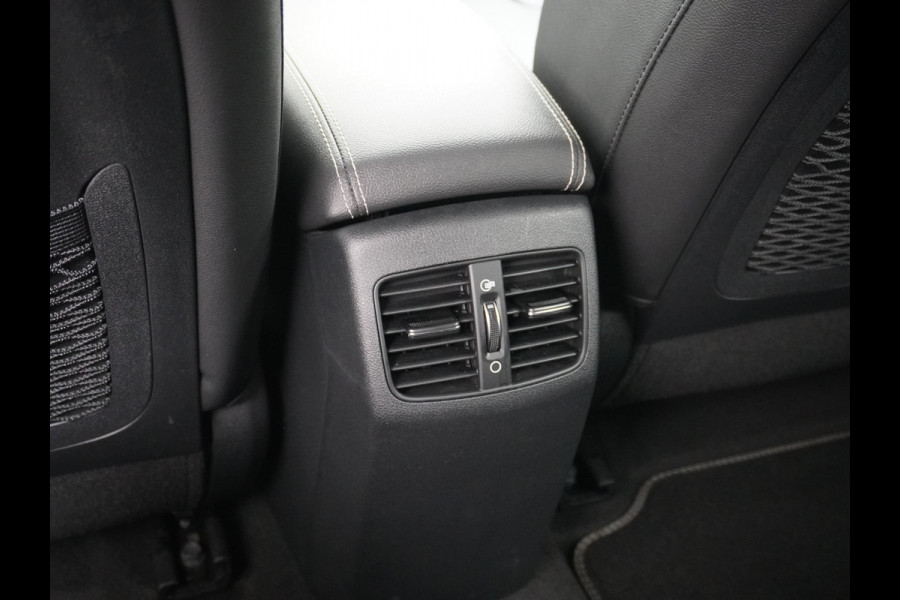 Kia e-Niro ExecutiveLine 64kWh Leder JBL®-Sound Warmtepomp Stoelverwarming/Ventilatie Adaptive Cruise Control Navi Ecc Camera Stuurverwarming Rijstrooksensor Privacy Glas Led 1e Eigenaar Origineel Nederlandse Auto